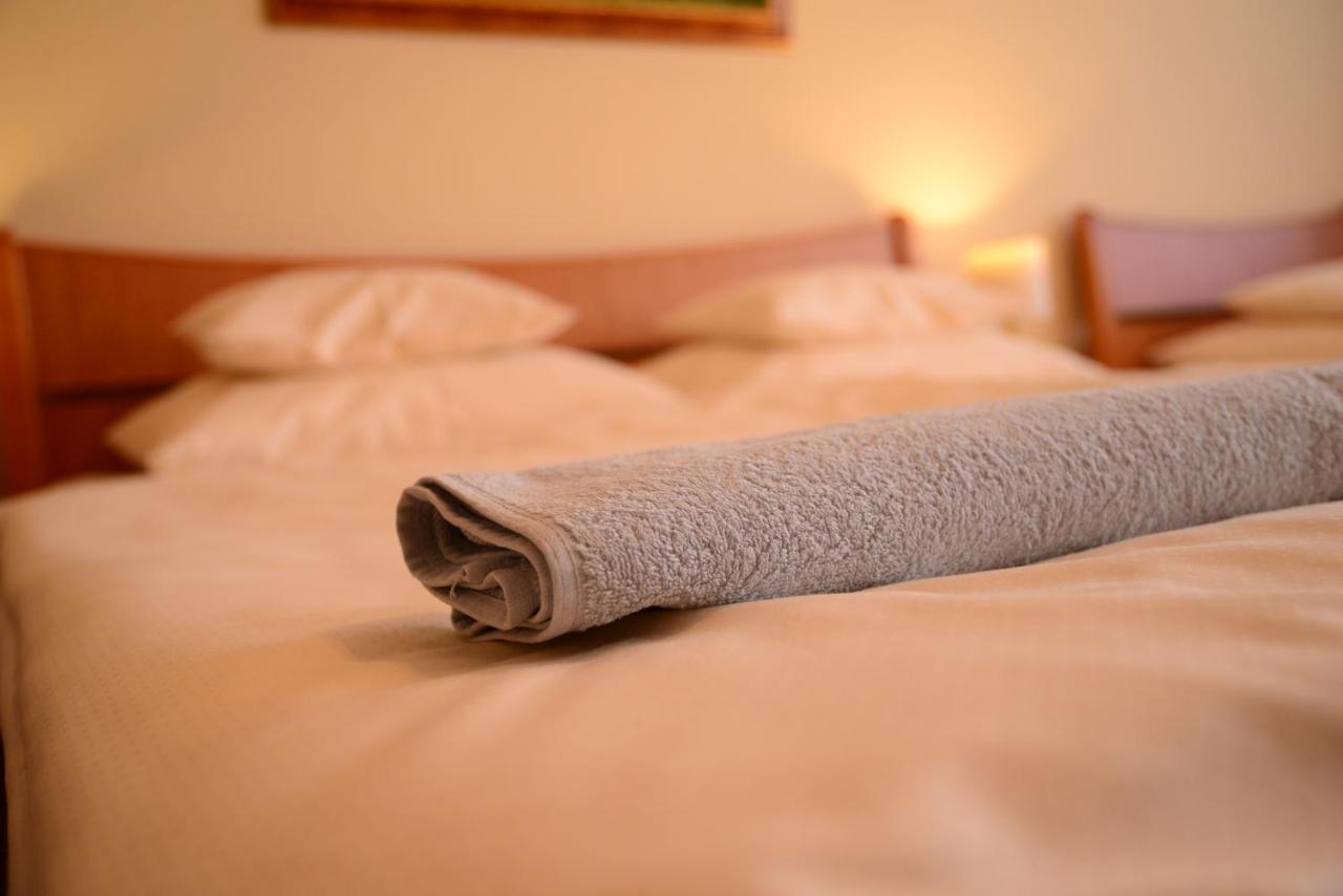 Szilvia Panzio Gyomaendrod Bed and Breakfast Εξωτερικό φωτογραφία