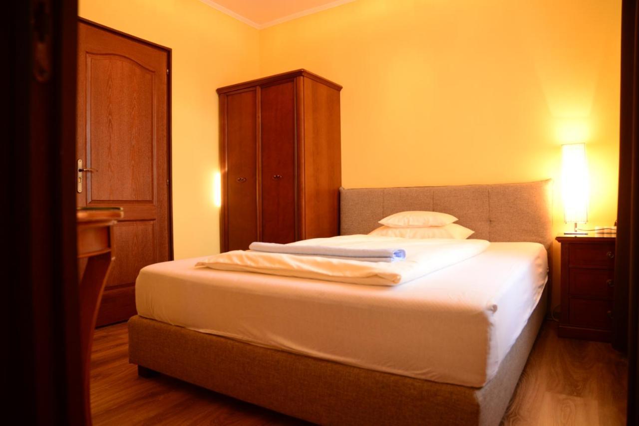 Szilvia Panzio Gyomaendrod Bed and Breakfast Εξωτερικό φωτογραφία