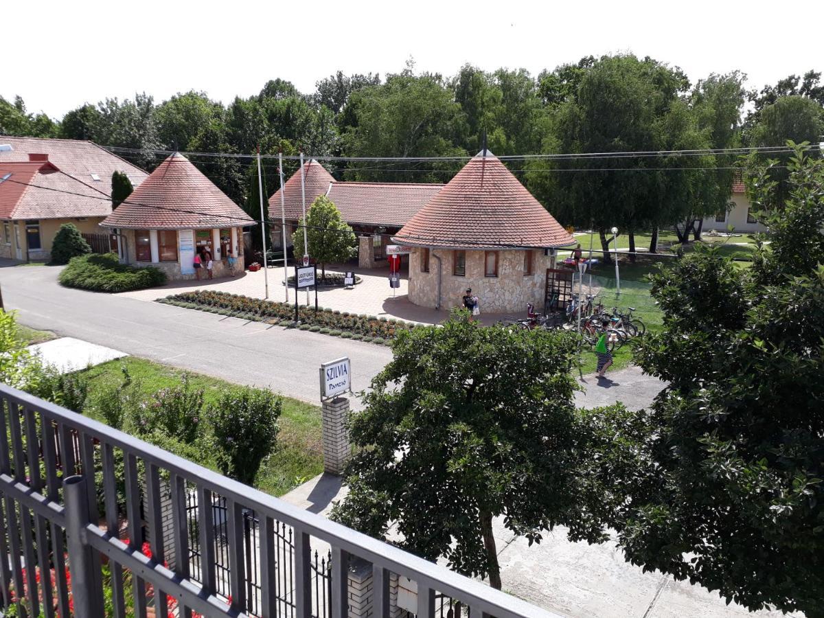 Szilvia Panzio Gyomaendrod Bed and Breakfast Εξωτερικό φωτογραφία