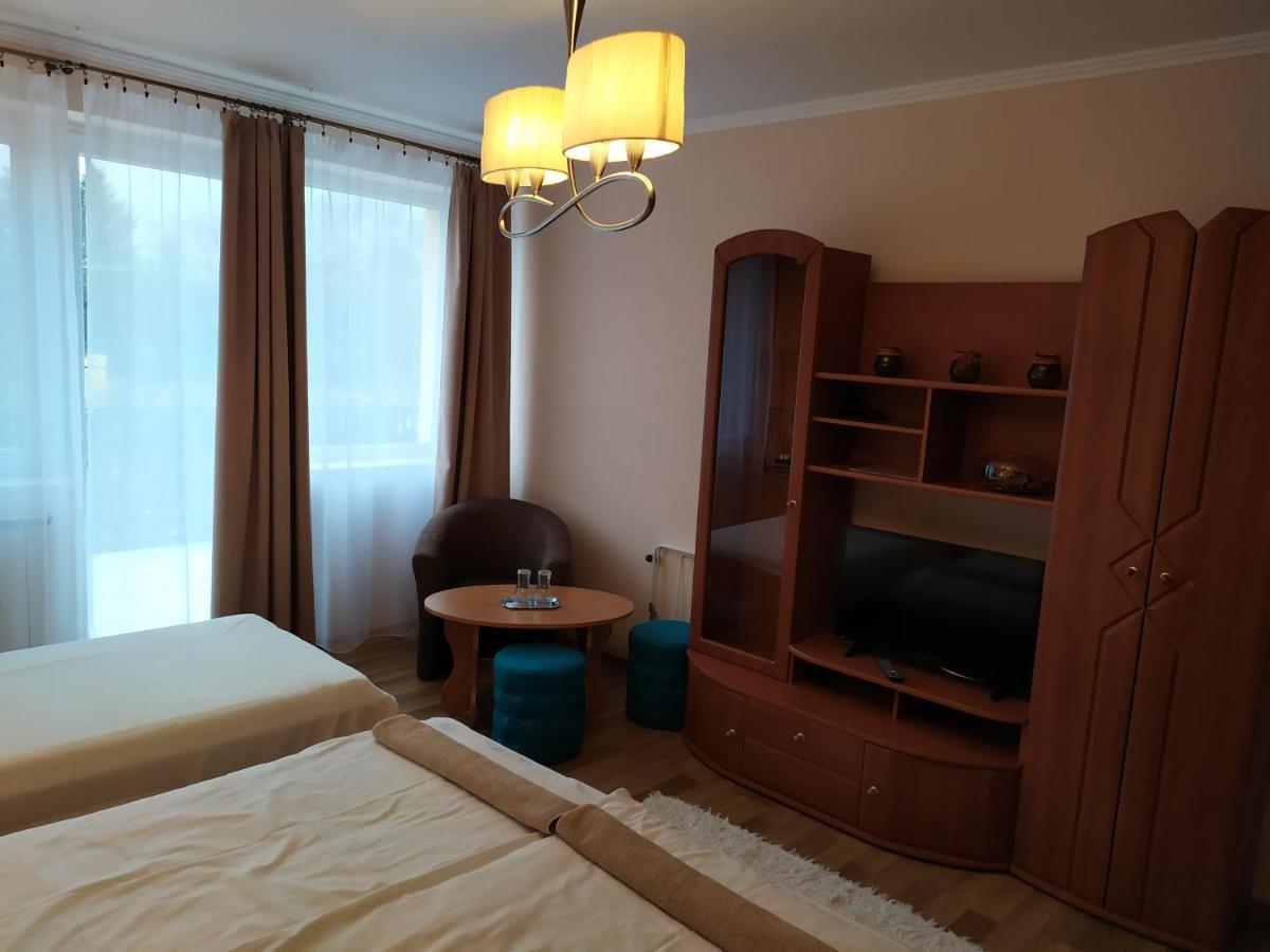 Szilvia Panzio Gyomaendrod Bed and Breakfast Εξωτερικό φωτογραφία