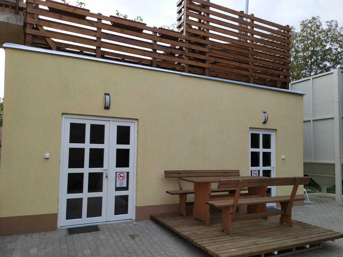 Szilvia Panzio Gyomaendrod Bed and Breakfast Εξωτερικό φωτογραφία