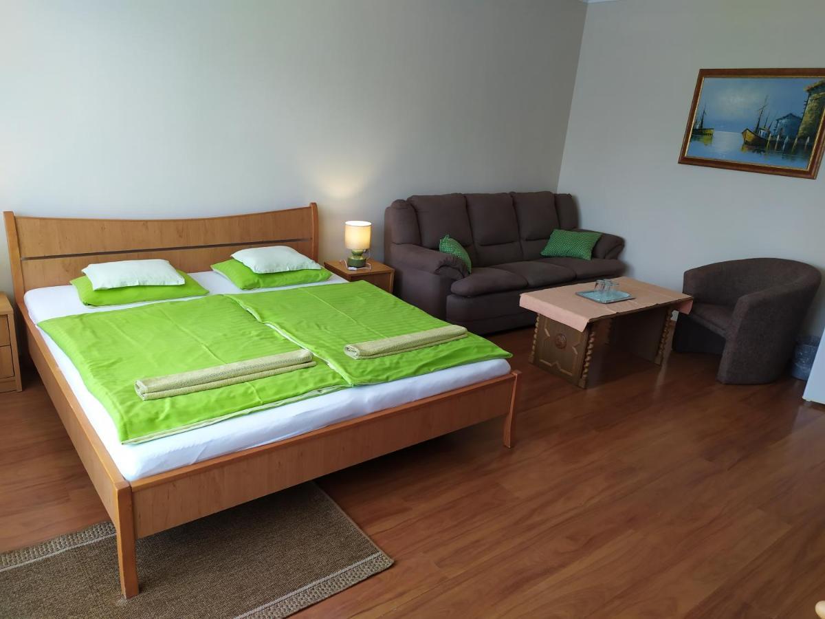 Szilvia Panzio Gyomaendrod Bed and Breakfast Εξωτερικό φωτογραφία