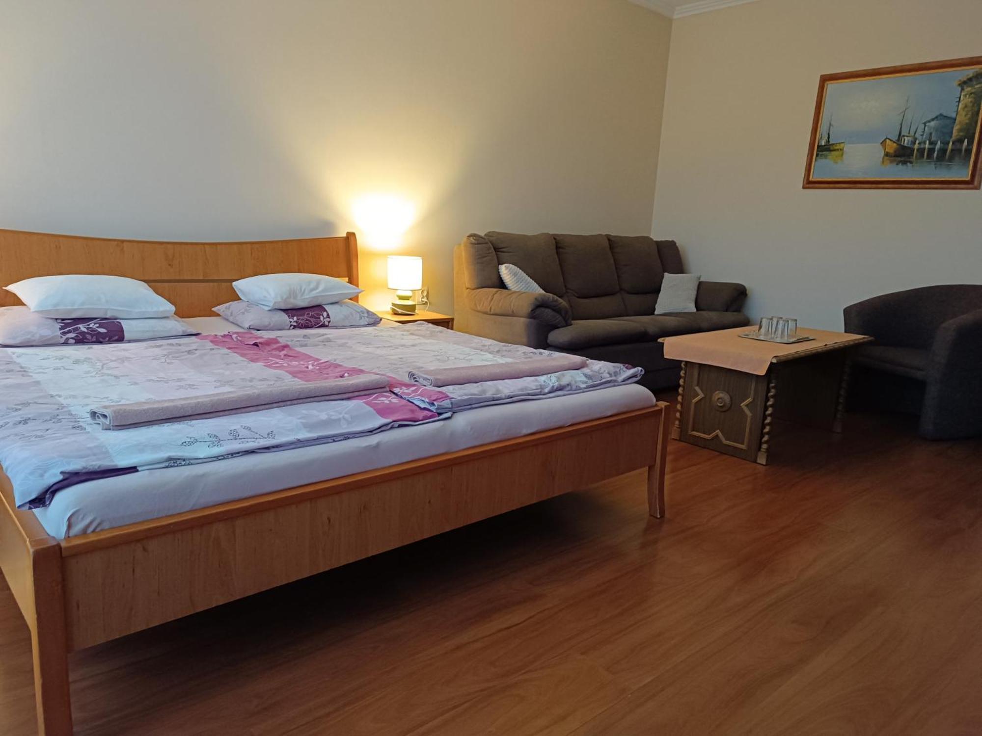 Szilvia Panzio Gyomaendrod Bed and Breakfast Εξωτερικό φωτογραφία