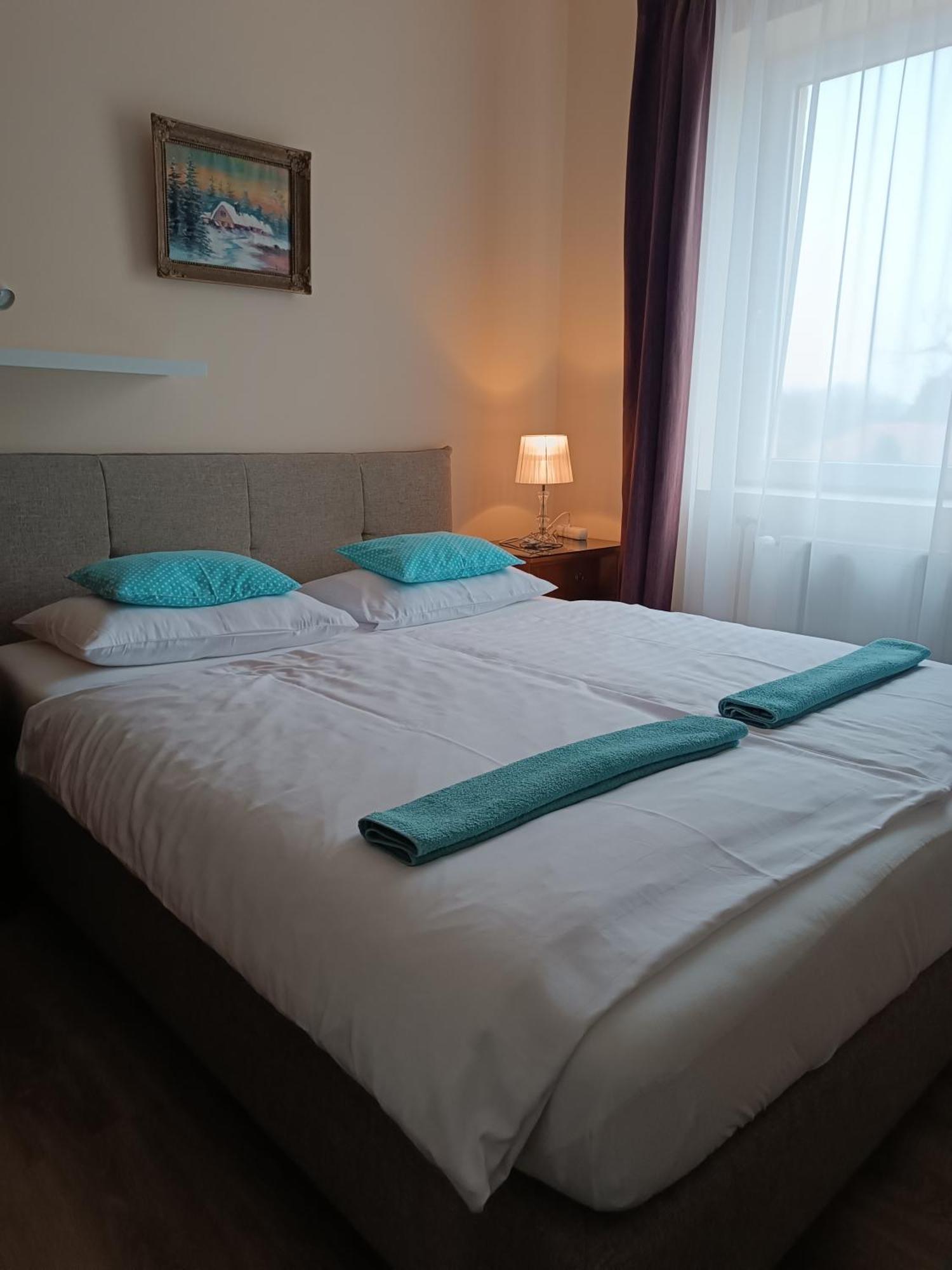 Szilvia Panzio Gyomaendrod Bed and Breakfast Εξωτερικό φωτογραφία